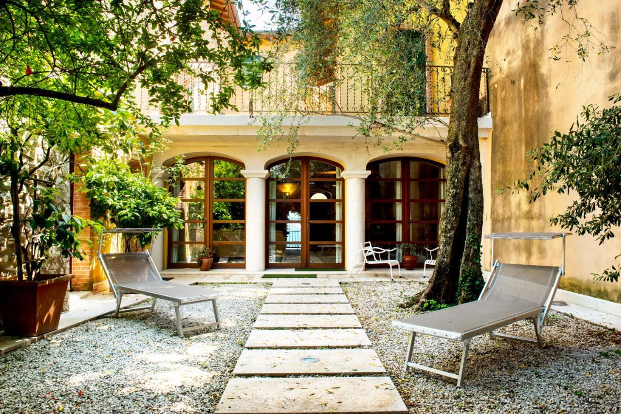 Villa Le Terrazze Torri Del Benaco Luaran gambar